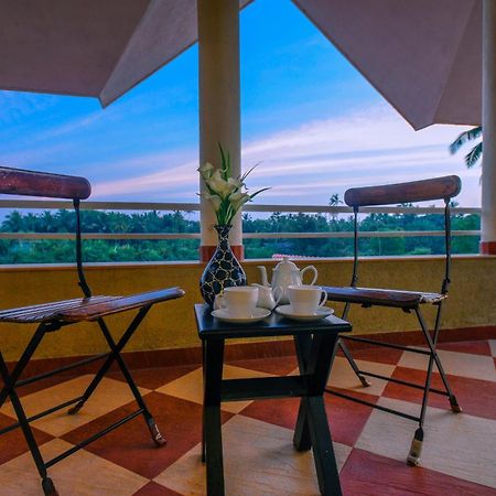 Treehouse Blue Hotel & Villas โคลวา ภายนอก รูปภาพ