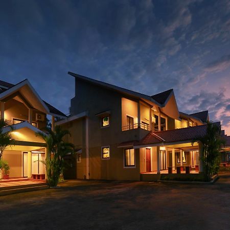 Treehouse Blue Hotel & Villas โคลวา ภายนอก รูปภาพ