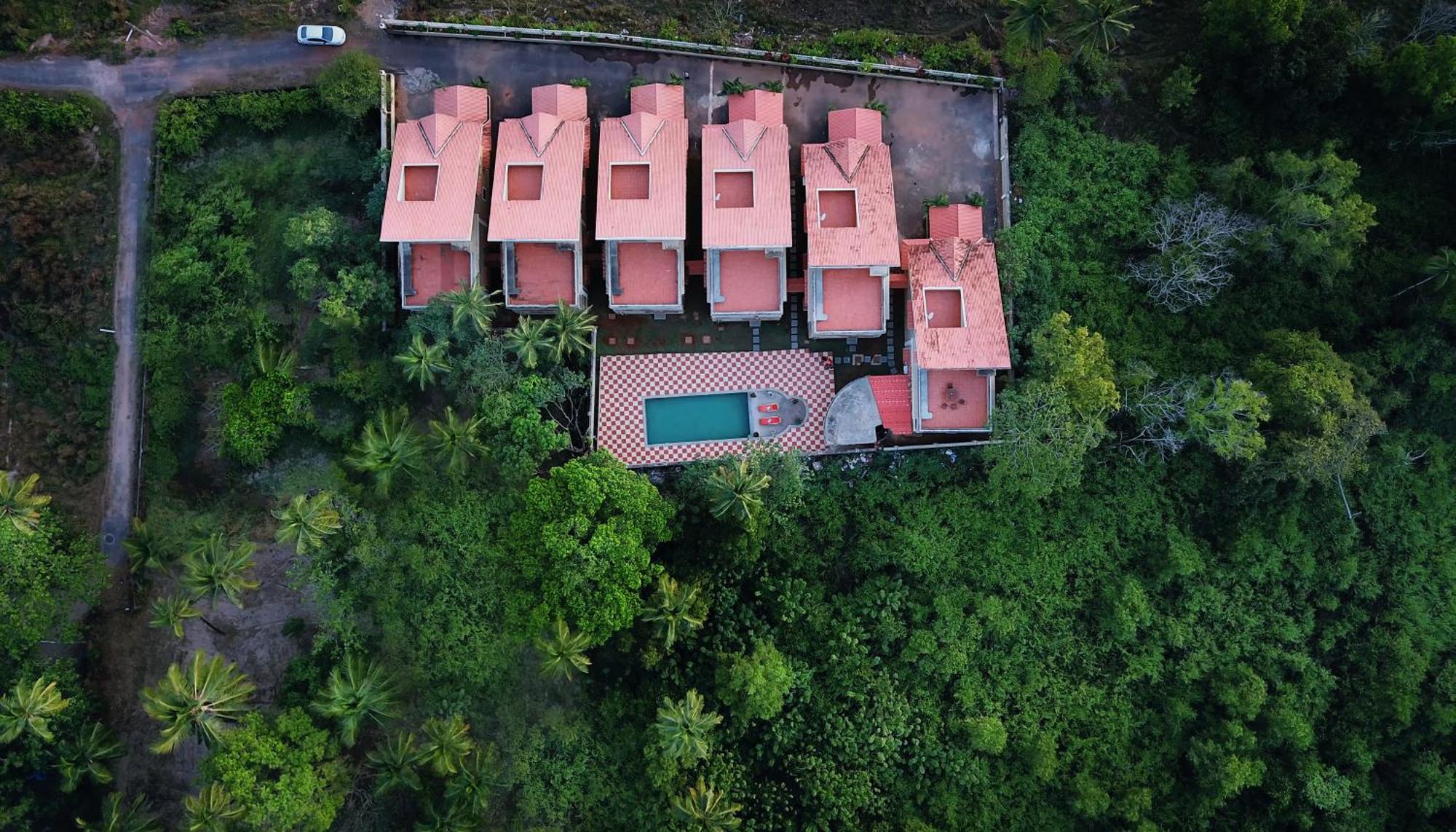 Treehouse Blue Hotel & Villas โคลวา ภายนอก รูปภาพ