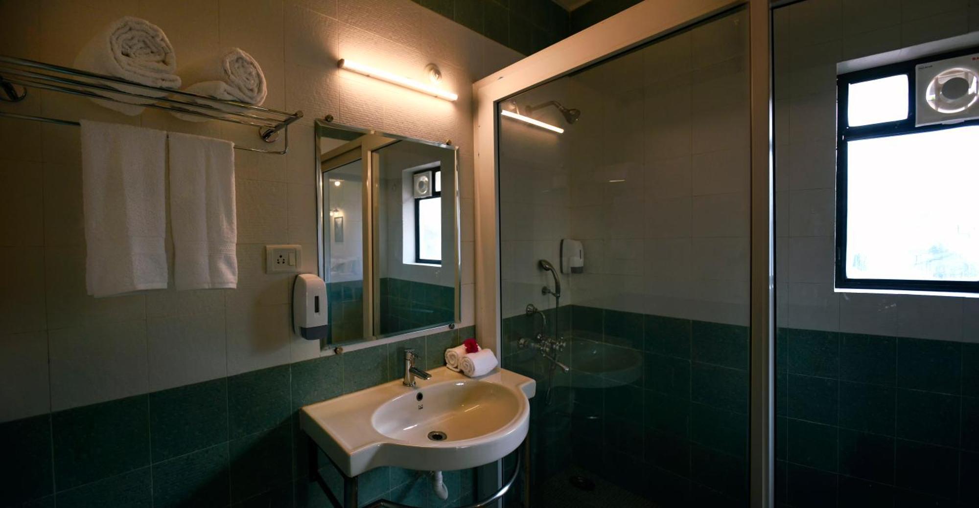 Treehouse Blue Hotel & Villas โคลวา ภายนอก รูปภาพ