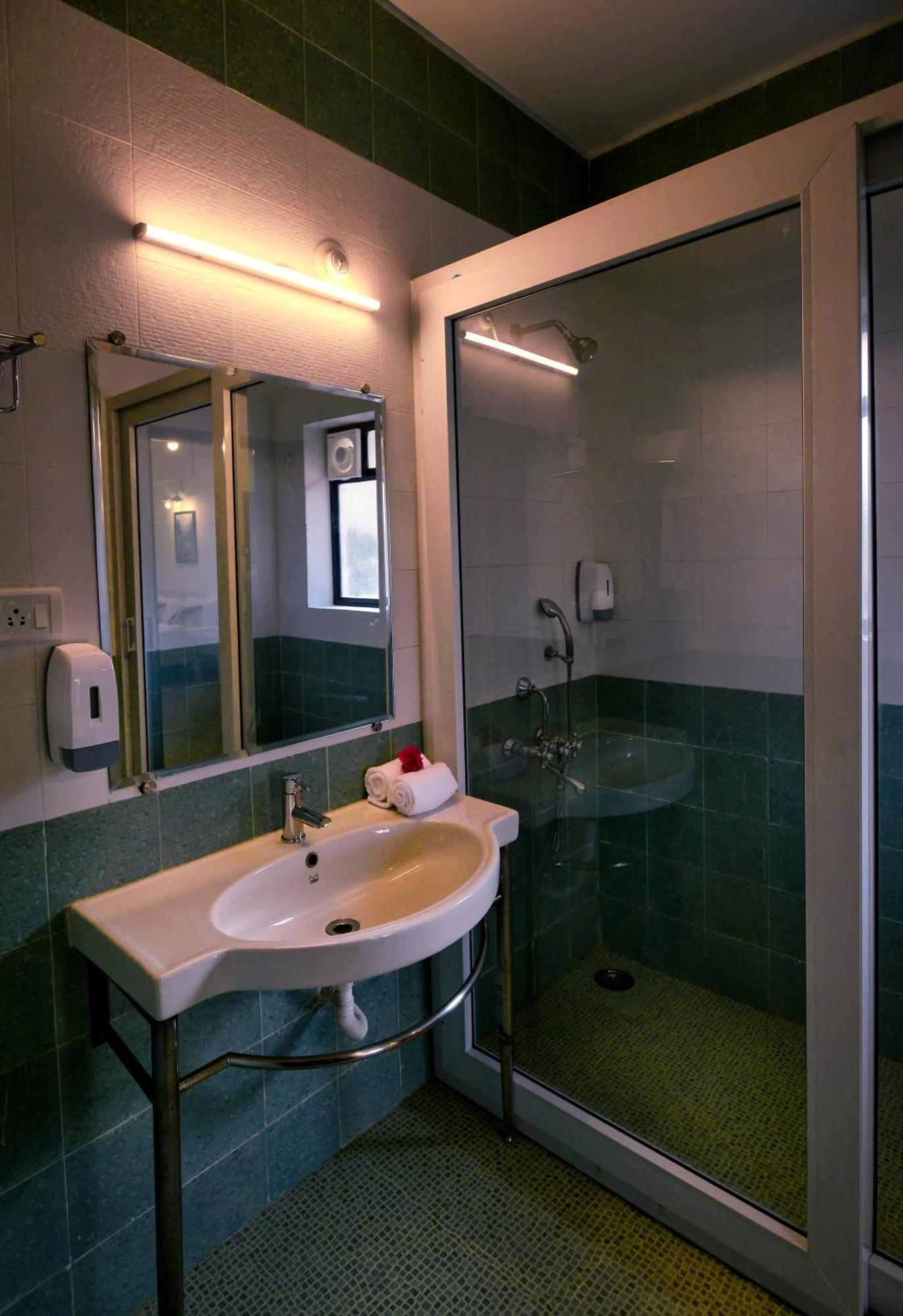 Treehouse Blue Hotel & Villas โคลวา ภายนอก รูปภาพ