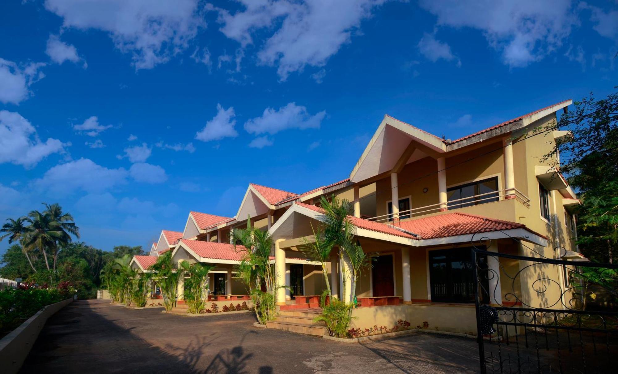 Treehouse Blue Hotel & Villas โคลวา ภายนอก รูปภาพ