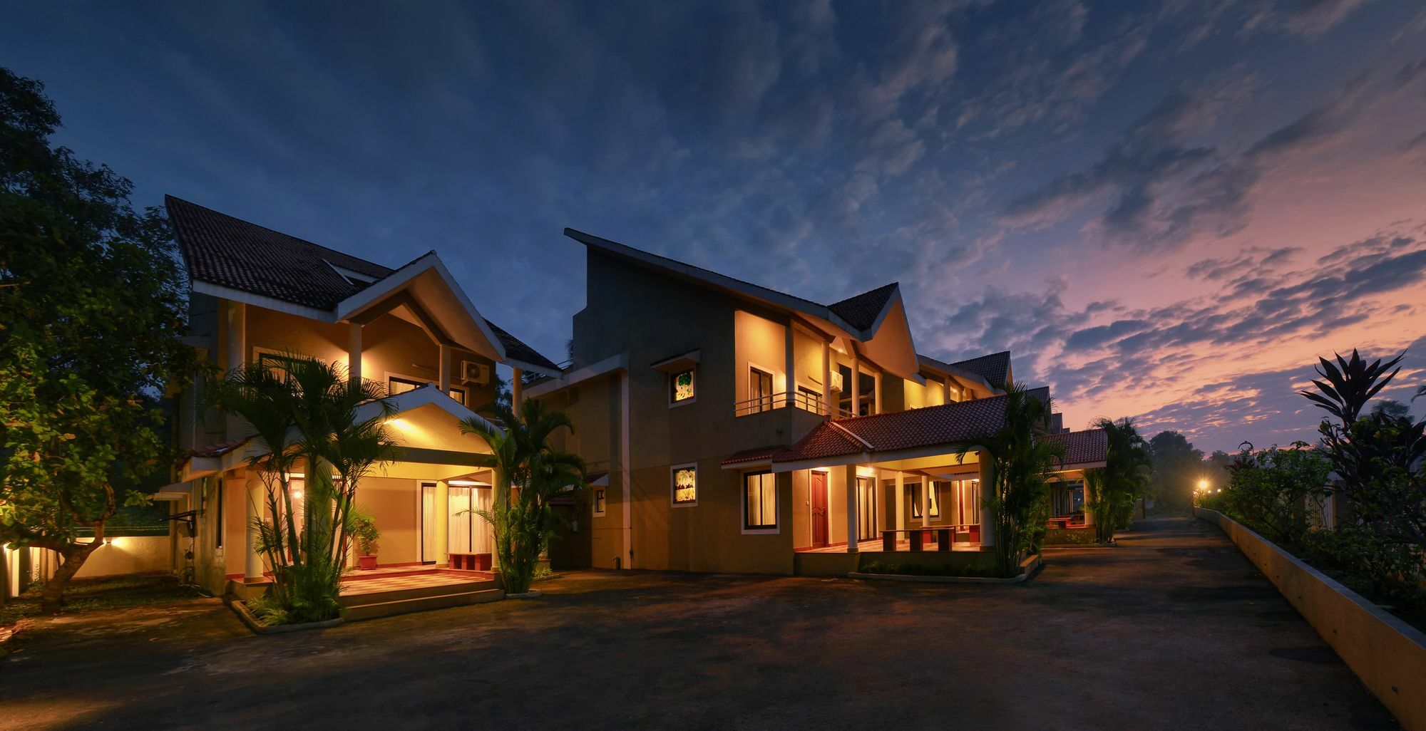 Treehouse Blue Hotel & Villas โคลวา ภายนอก รูปภาพ